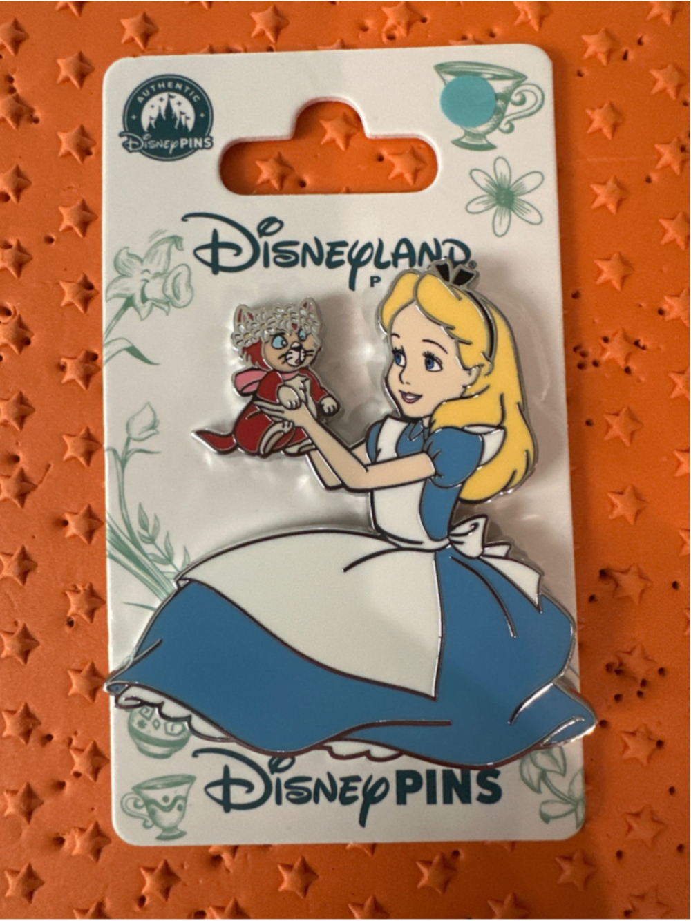 Disneyland Paris Alice in Wonderland 75th Anniversary Dinah And Alice Pin 2026